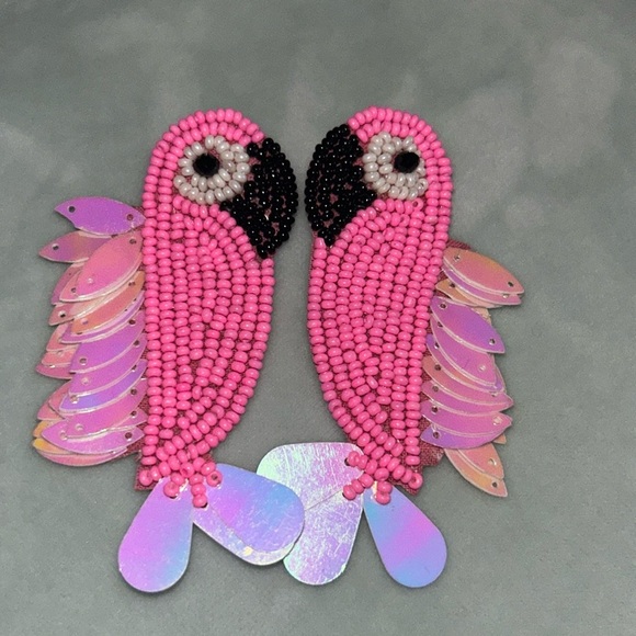 Parrot pink earrings - Picture 1 of 3